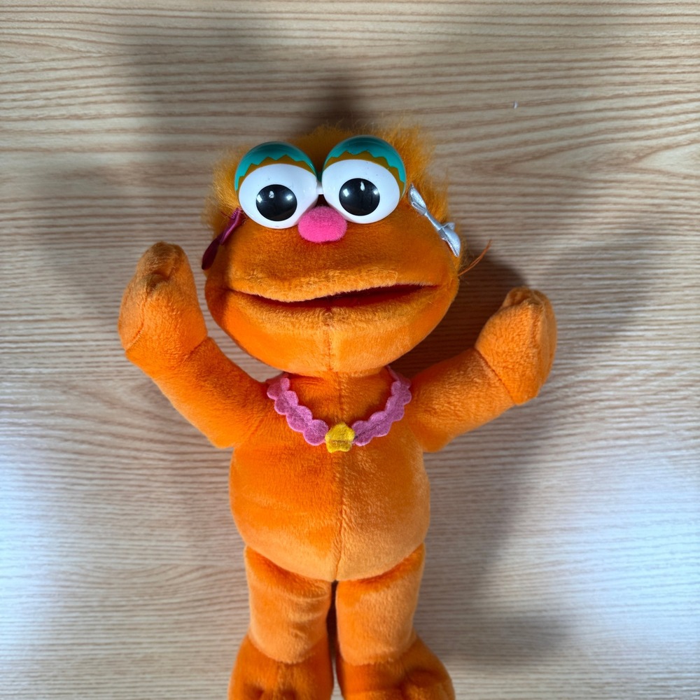 Vintage 2001 Sesame Street Zoe Plush Fisher Price Mattel 90526 Orange 11 inch - Picture 2 of 10